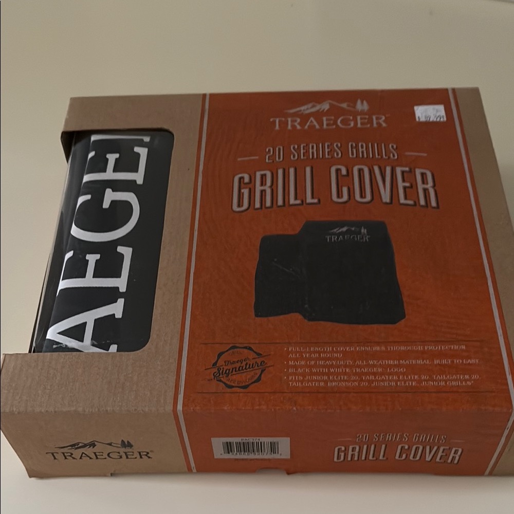 Brand new Traeger Grill Cover for 20 Series Grills-new in box